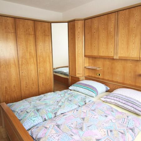 Geraeumige Ferienwohnung Im Zentrum Sankt Poelten Esterno foto