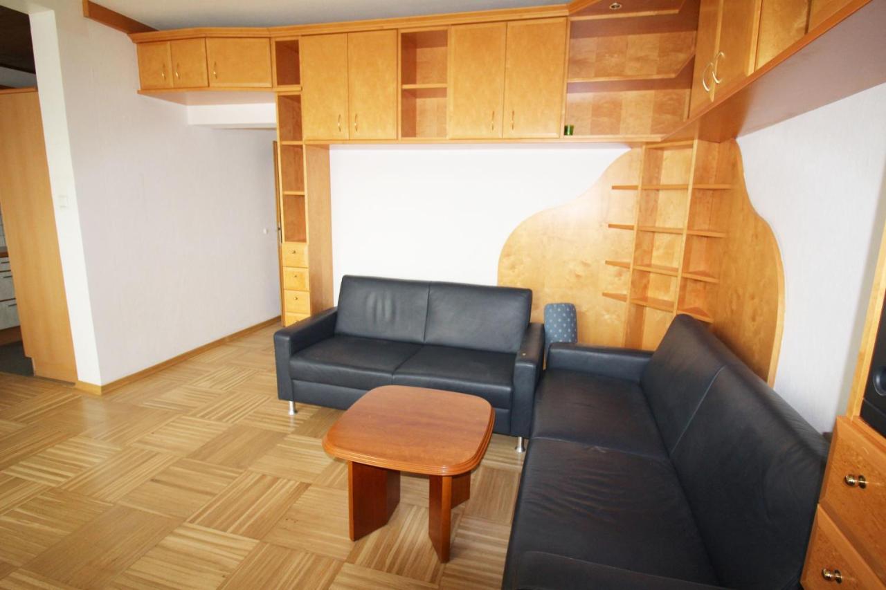Geraeumige Ferienwohnung Im Zentrum Sankt Poelten Esterno foto