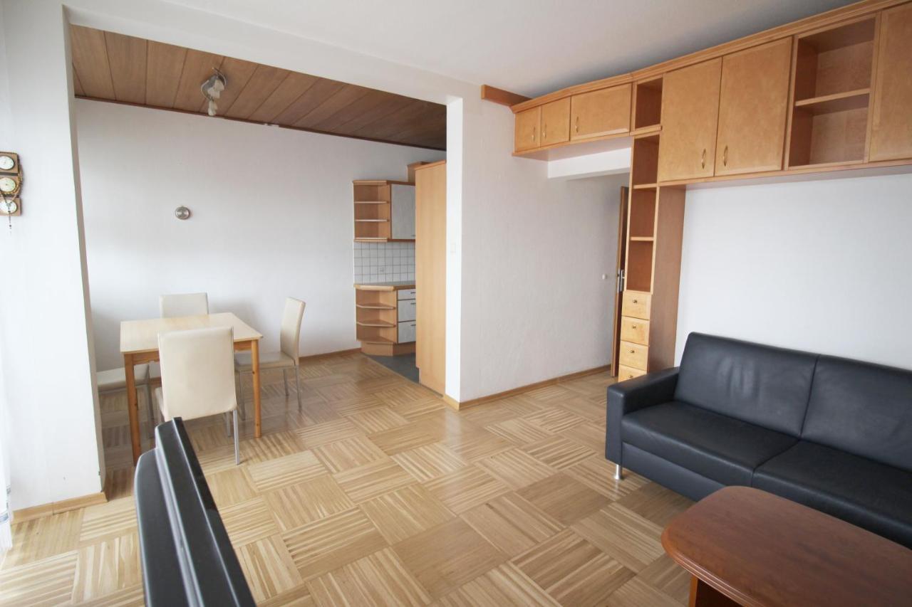 Geraeumige Ferienwohnung Im Zentrum Sankt Poelten Esterno foto