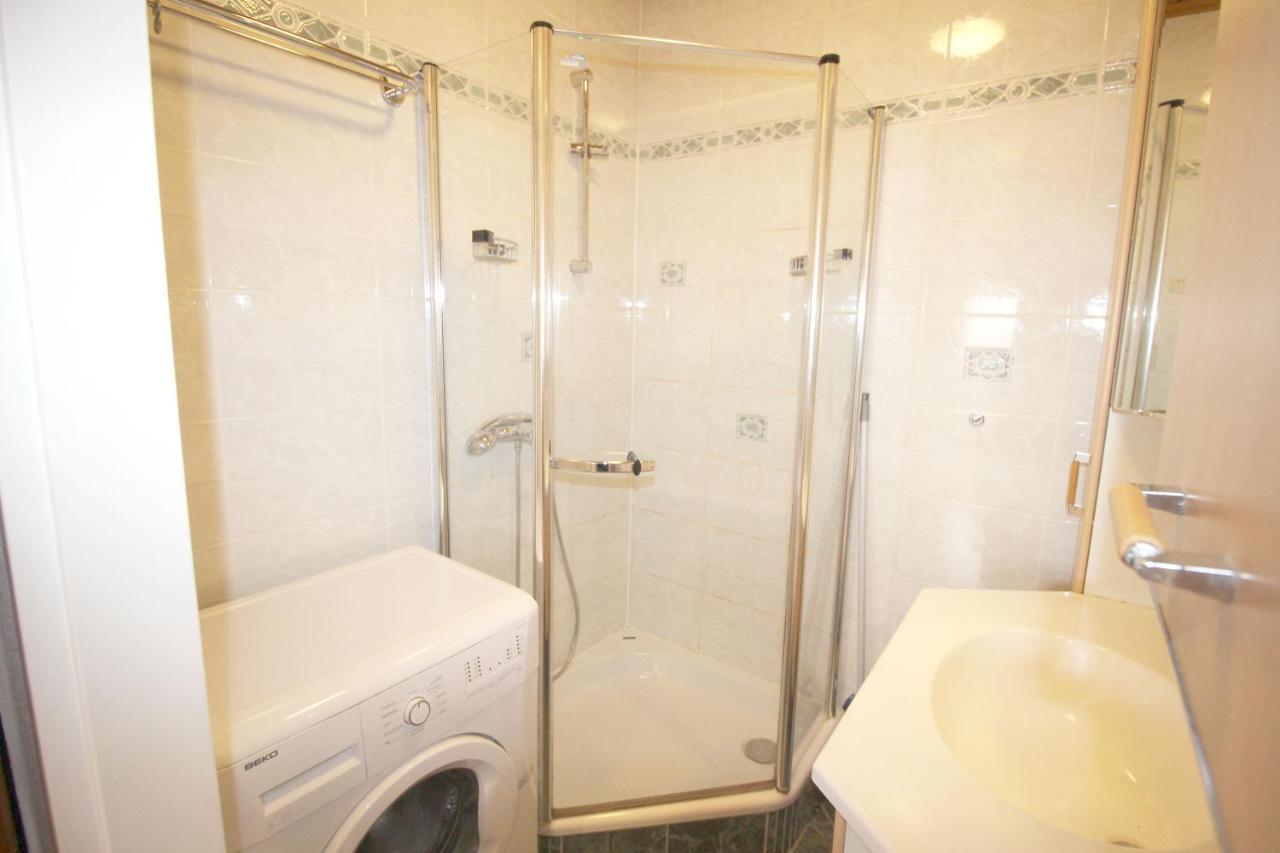 Geraeumige Ferienwohnung Im Zentrum Sankt Poelten Esterno foto
