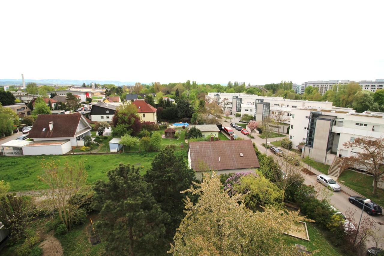 Geraeumige Ferienwohnung Im Zentrum Sankt Poelten Esterno foto